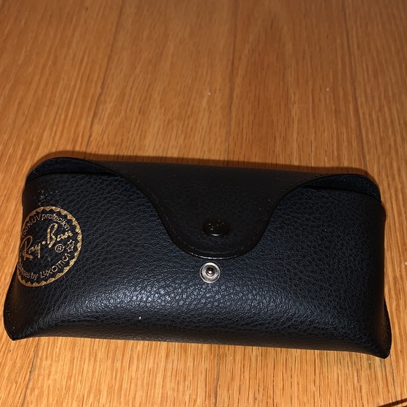 Ray-Ban Erica Classic Like New - Picture 5 of 6